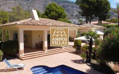 Beautiful villa, all on one floor, close to the Altea golf course.